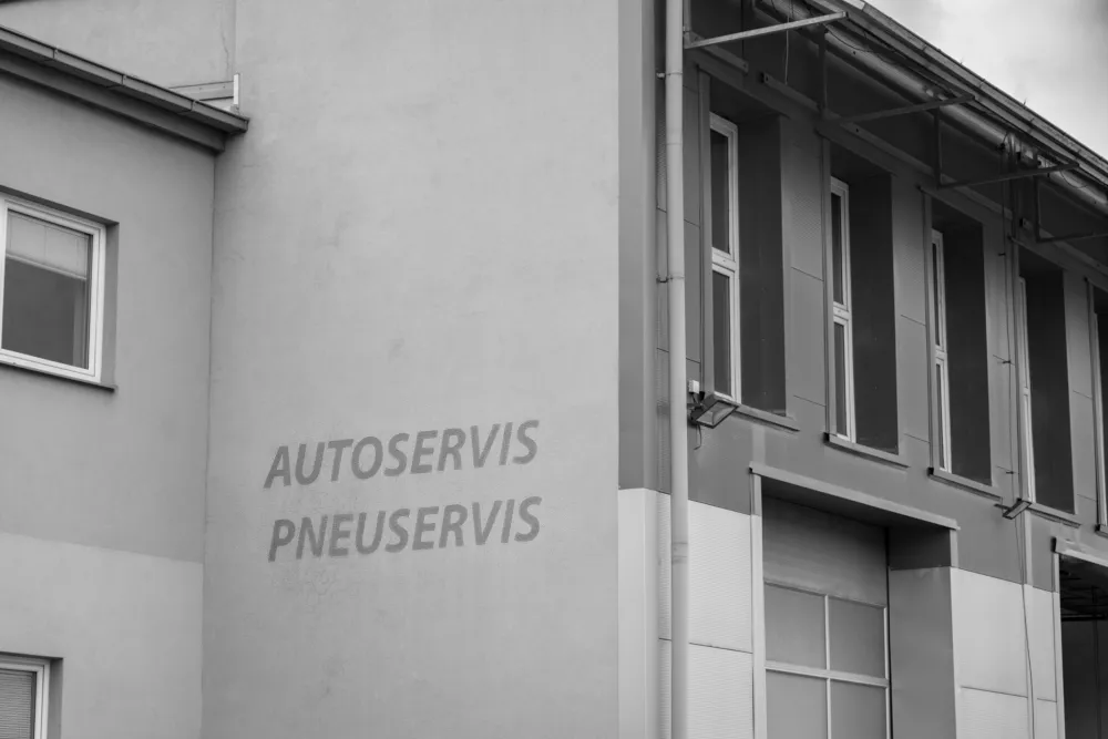 Budova autoservisu a pneuservisu